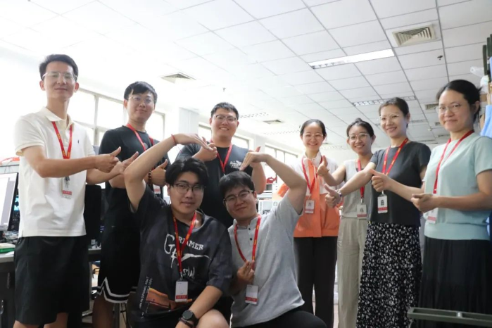 新同事1 新同事1